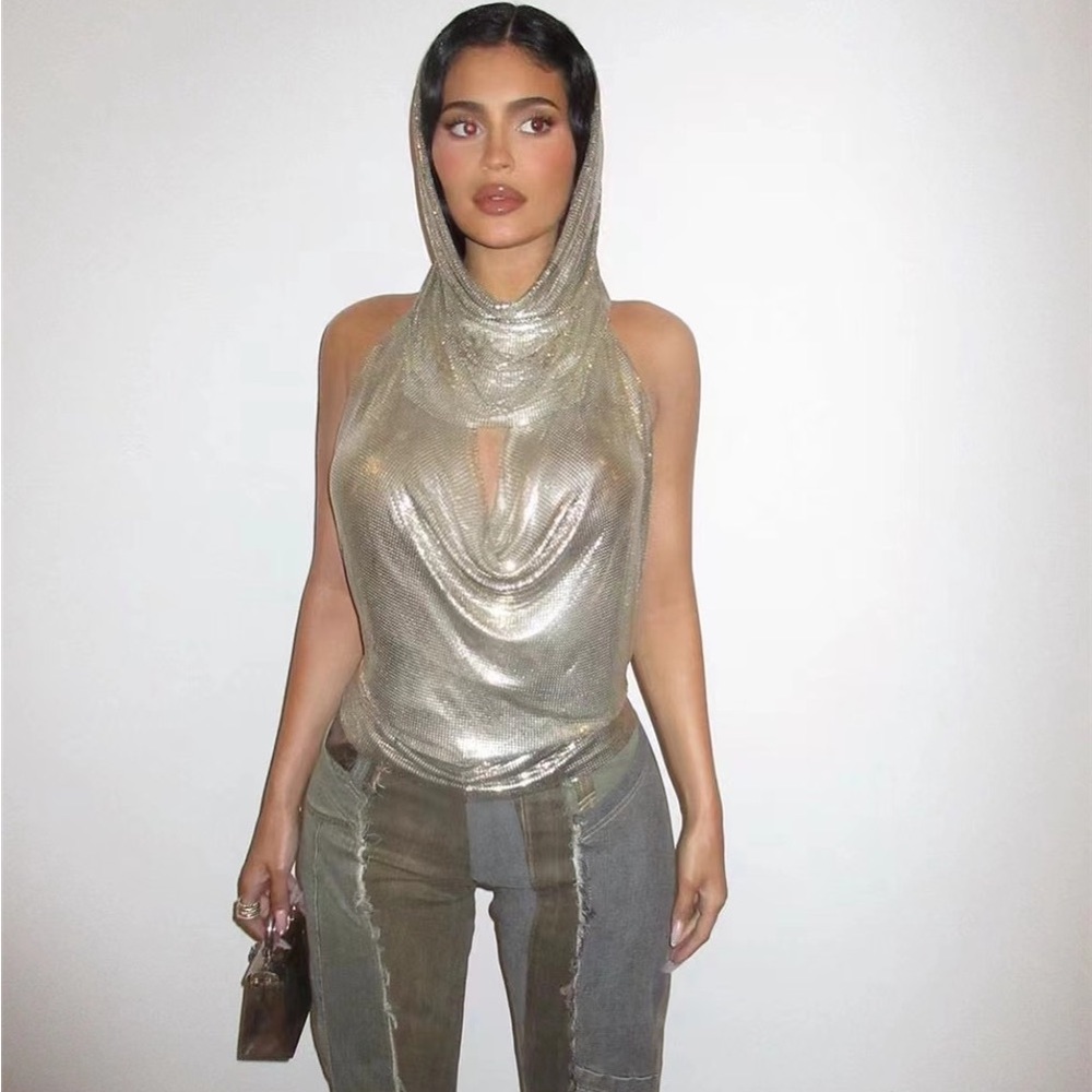 Metal crystal chained top with scraf